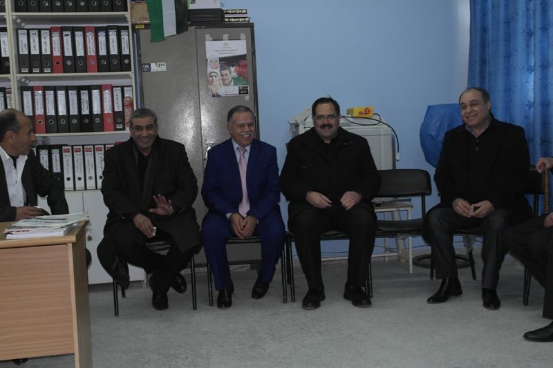 وزير التربية والتعليم العالي يزور مدارس عنزا